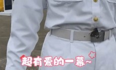 珠海航展一只蝴蝶落在海軍姐姐腰間(蝴蝶落進(jìn)海底)