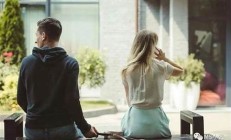 女子分手 后悔當(dāng)初分手嗎？前男友為何再次出現(xiàn)(女孩分手后悔)