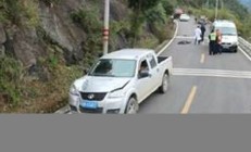 為騙保開(kāi)車(chē)撞樹(shù)致命事故 保險(xiǎn)詐騙案件背后的真相(撞車(chē)騙保險(xiǎn)的后果) - 副本