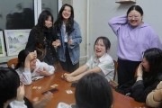 吉林大學(xué)女生禮儀風(fēng)波：校方回應(yīng)引發(fā)社會(huì)討論