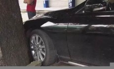 為騙保自撞樹(shù)慘死 車(chē)禍背后的保險(xiǎn)欺詐行為(自己撞車(chē)騙保)