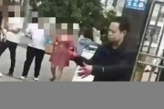 女子替丈夫討薪匍匐痛哭引發(fā)熱議，背后真相曝光(女子替前夫盡孝)